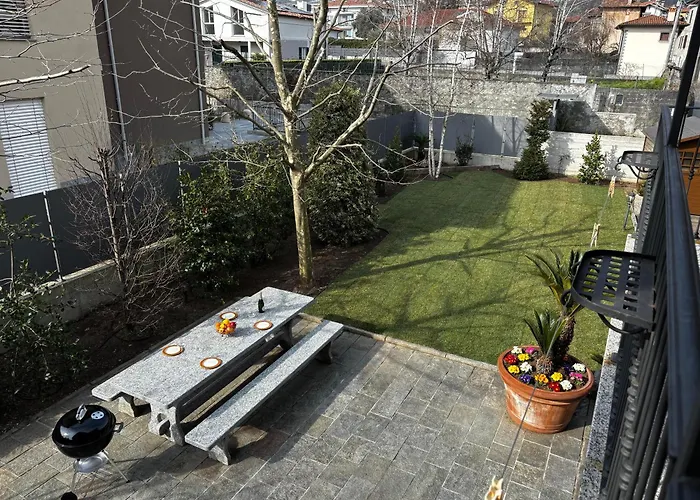 Garden's - Larihome A79 Apartment *